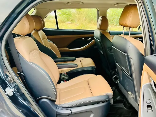 Used Hyundai Alcazar Signature 1.5 Petrol DCT 6STR [2024-2025] in Ahmedabad