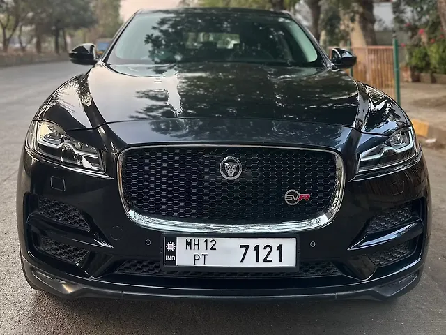 Used 2017 Jaguar F-Pace in Mumbai Used 2017 Jaguar F-Pace in Mumbai