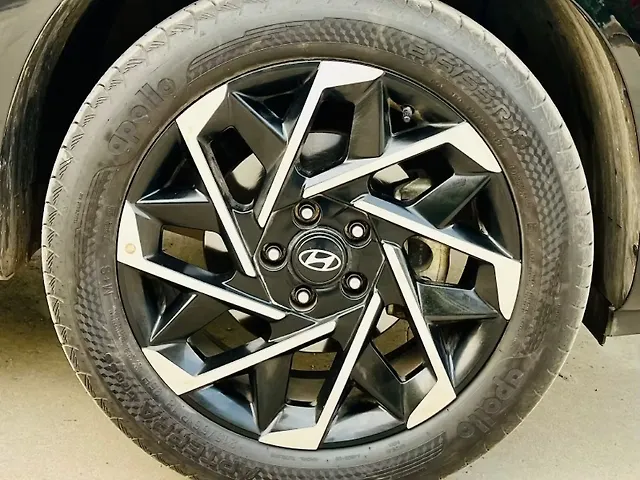 Used Hyundai Alcazar Signature 1.5 Petrol DCT 6STR [2024-2025] in Ahmedabad