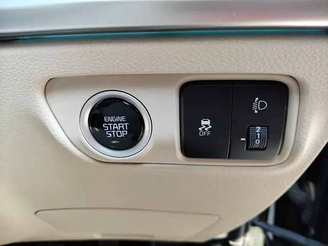 Used Kia Carens [2022-2023] Luxury Plus 1.5 Diesel AT 7 STR in Delhi