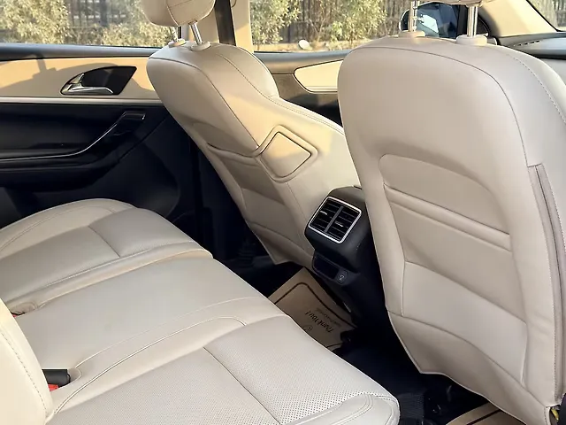 Used Mahindra Old Generation XUV700 AX 7 Diesel AT AWD Luxury Pack 7 STR [2021] in Lucknow