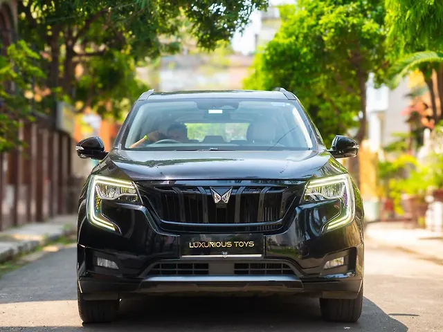 Used Mahindra Old Generation XUV700 AX7 2WD Petrol 2.0L Turbo Manual 7 STR in Kolkata