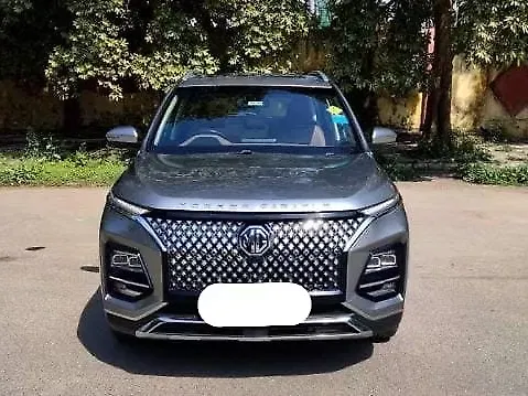 Used 2023 MG Hector Plus in Delhi