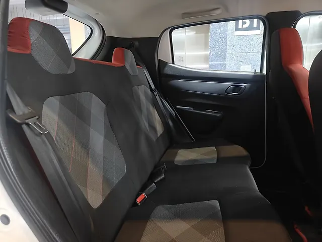 Used Renault Kwid [2022-2023] RXT 1.0 AMT in Ahmedabad