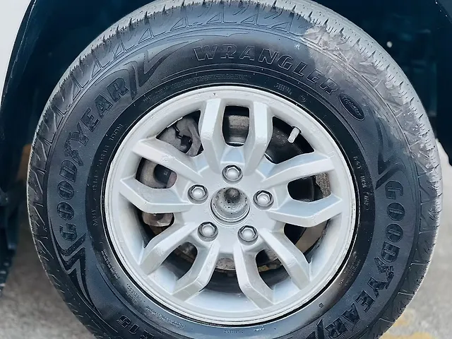 Used Mahindra TUV300 [2015-2019] T8 in Surat