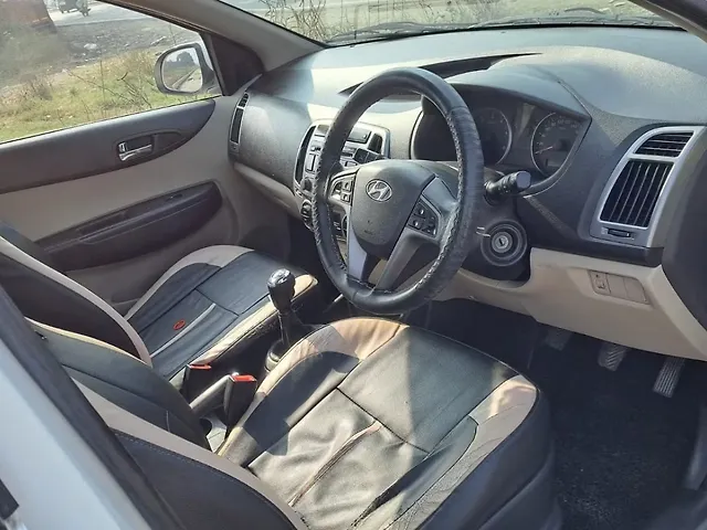 Used Hyundai i20 [2012-2014] Sportz 1.4 CRDI in Rudrapur