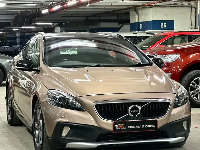 Used Volvo V40 [2015-2016] D3 R-Design in Mumbai