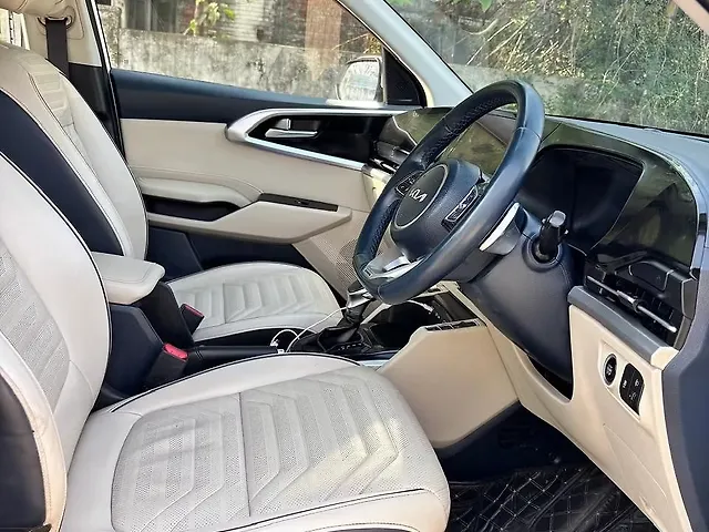 Used Kia Carens [2022-2023] Luxury Plus 1.5 Diesel AT 6 STR in Chandigarh