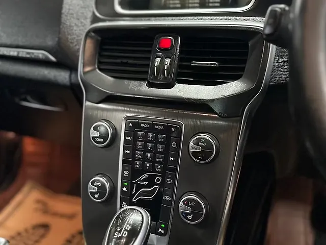 Used Volvo V40 [2015-2016] D3 R-Design in Mumbai