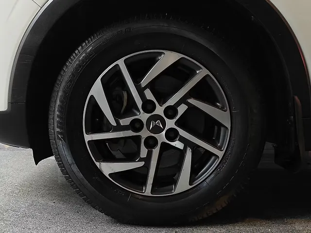 Used Mahindra XUV300 [2019-2024] W8 (O) 1.5 Diesel in Ahmedabad