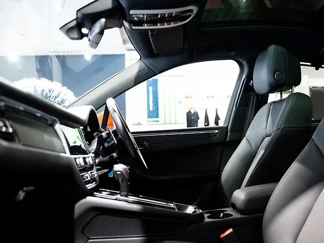 Used Porsche Macan Base in Mumbai