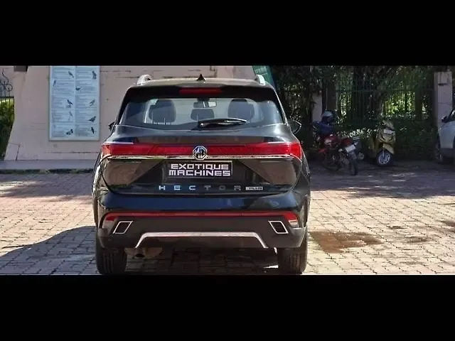 Used MG Hector Plus [2023-2025] Blackstorm 1.5 Turbo Petrol CVT 7 STR in Lucknow