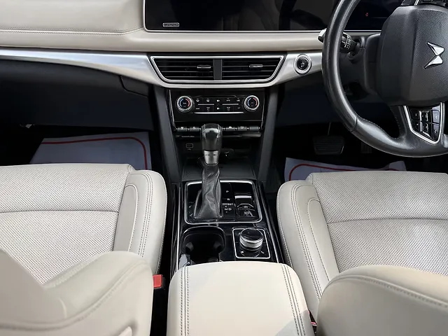 Used Mahindra Old Generation XUV700 AX 7 Petrol AT Luxury Pack 7 STR [2021] in Thrissur