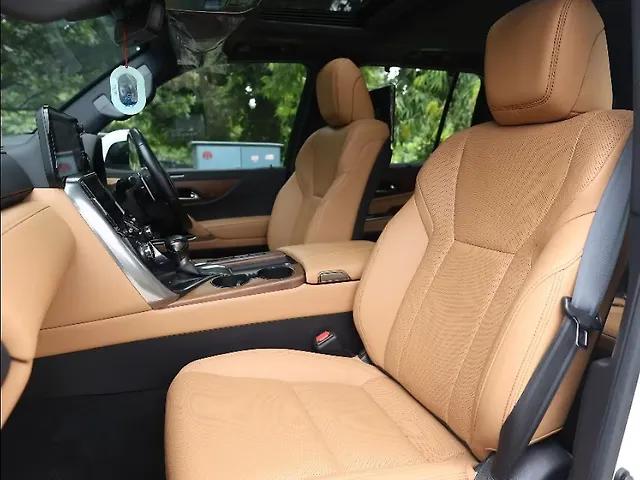 Used Lexus LX 500d with Ash Open Pore Sumi Black Trim in Kochi Used Lexus LX 500d with Ash Open Pore Sumi Black Trim in Kochi