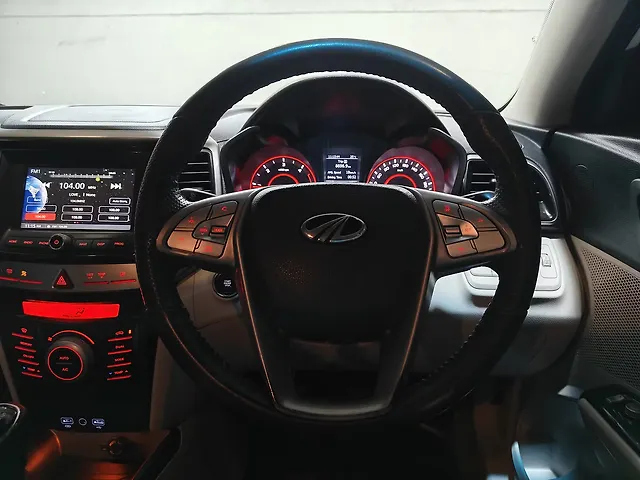 Used Mahindra XUV300 [2019-2024] W8 (O) 1.5 Diesel [2020] in Ahmedabad