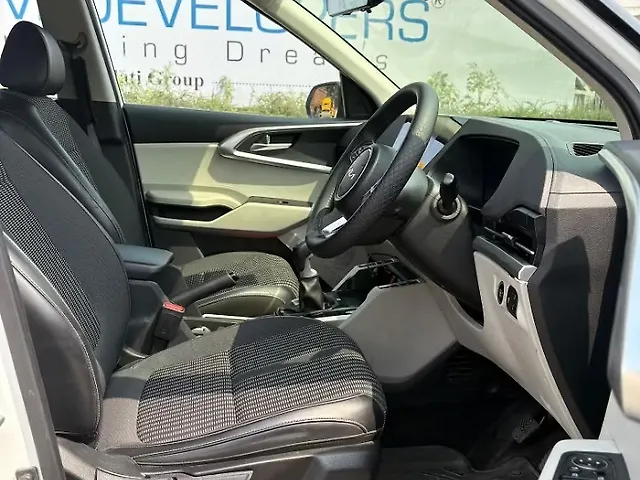 Used Kia Carens [2022-2023] Prestige Plus 1.4 Petrol MT 7 STR in Mumbai