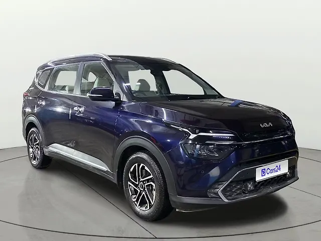 Used 2022 Kia Carens in Kolkata