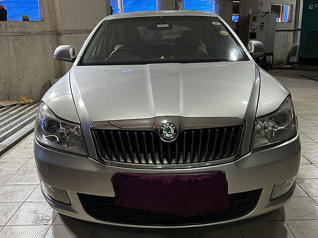 Used 2010 Skoda Laura in Mumbai