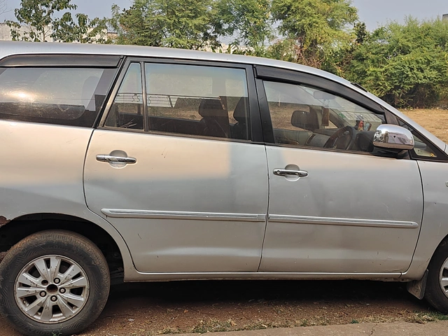 Second Hand Toyota Innova [2009-2012] 2.5 E 7 STR in Raipur