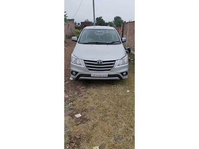 Used 2010 Toyota Innova in Bhopal