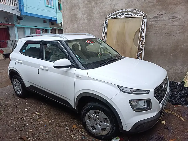 Used 2022 Hyundai Venue in Khargone