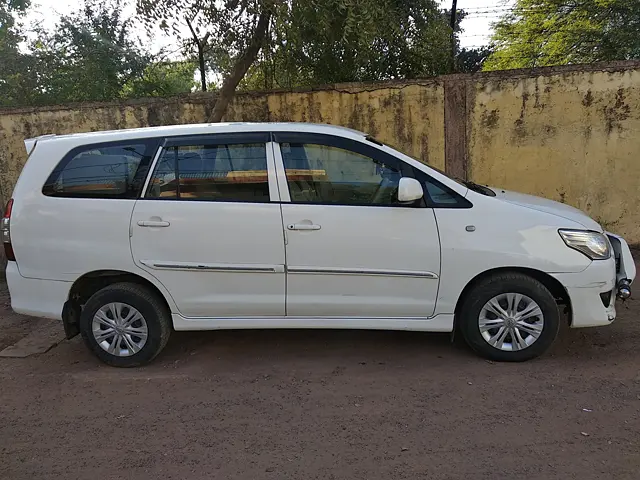 Used 2013 Toyota Innova in Bhopal