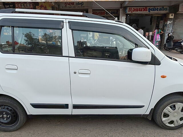 Used 2017 Maruti Suzuki Wagon R in Surat