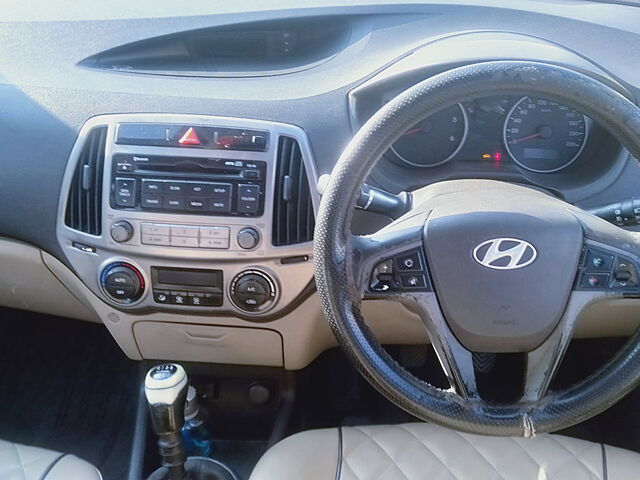 Used Hyundai i20 [2012-2014] Sportz 1.4 CRDI in Dehradun