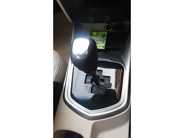 Used Mahindra XUV300 W8 (O) 1.5 Diesel AMT Dual Tone [2021] in Gulbarga