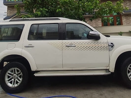 Used 2011 Ford Endeavour in Dehradun