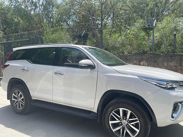 Used Toyota Fortuner [2016-2021] 2.8 4x4 AT [2016-2020] in Ahmedabad