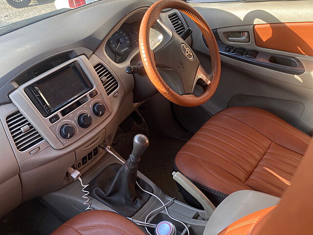 Used Toyota Innova [2013-2014] 2.5 GX 8 STR BS-IV in Surat