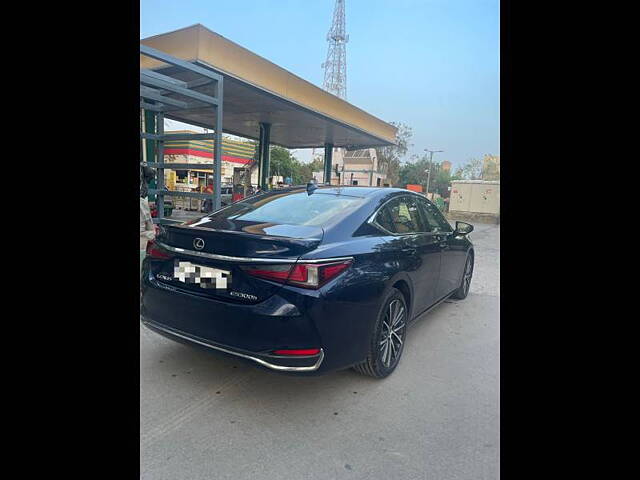 Used Lexus ES 300h Luxury in Delhi