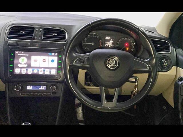 Used Skoda Rapid Style 1.6 MPI in Mumbai