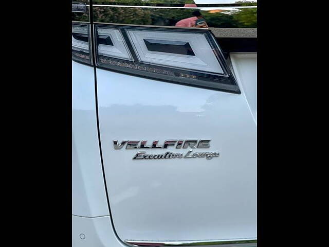 Used Toyota Vellfire VIP – Executive Lounge in Delhi