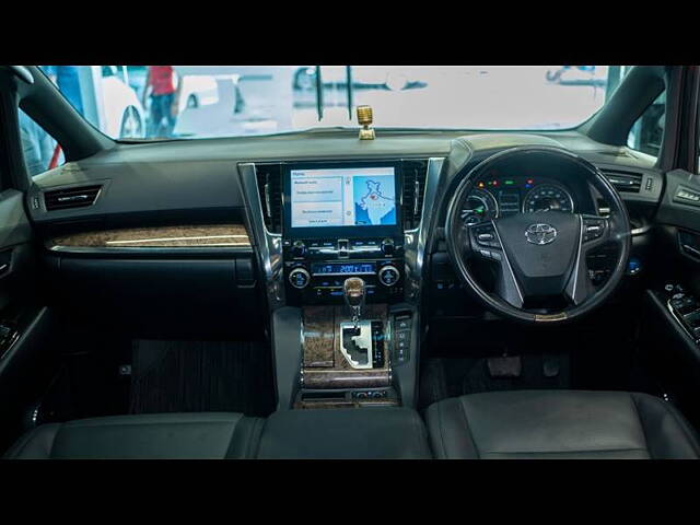 Used Toyota Vellfire VIP – Executive Lounge in Delhi