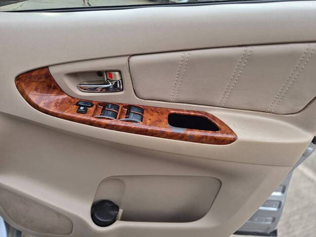 Used Toyota Innova [2005-2009] 2.5 V 8 STR in Mumbai