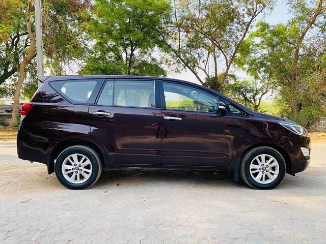 Used Toyota Innova Crysta [2016-2020] 2.4 G 8 STR [2016-2017] in Ahmedabad