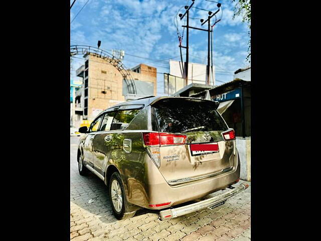 Used Toyota Innova Crysta [2016-2020] 2.4 G 7 STR [2016-2017] in Lucknow