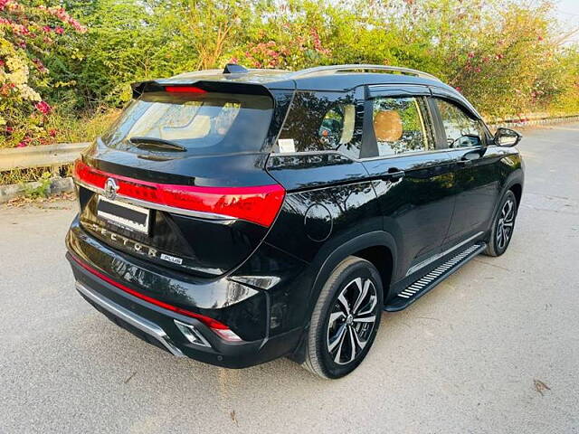 Used MG Hector Plus Savvy Pro 1.5 Turbo Petrol CVT 6 STR Dual Tone in Delhi