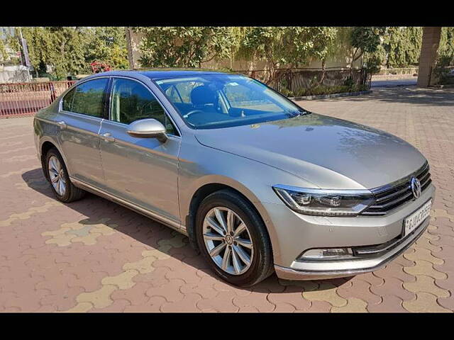 Used Volkswagen Passat Highline in Ahmedabad