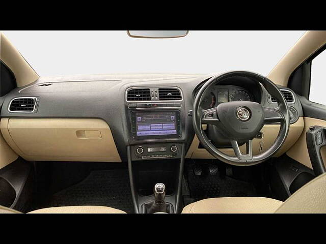 Used Skoda Rapid Style 1.6 MPI in Pune