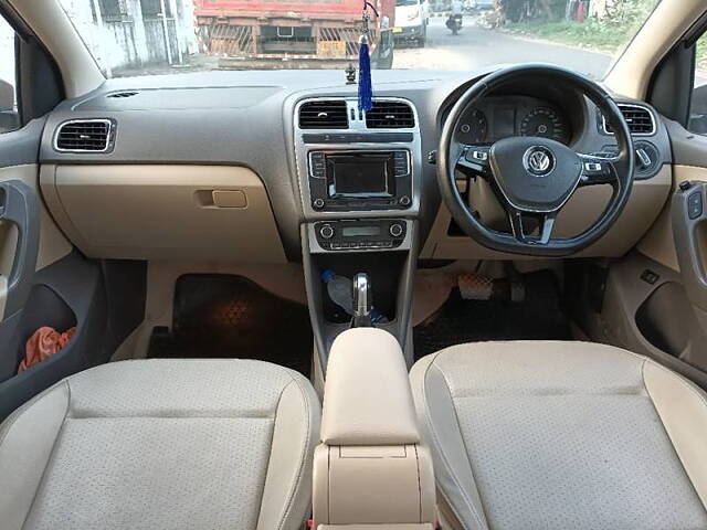 Used Volkswagen Vento [2015-2019] Highline Petrol AT [2015-2016] in Vadodara