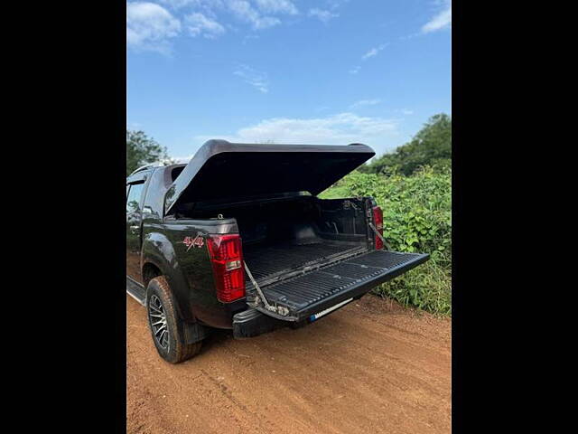 Used Isuzu D-Max V-Cross [2016-2018] 4x4 in Pune