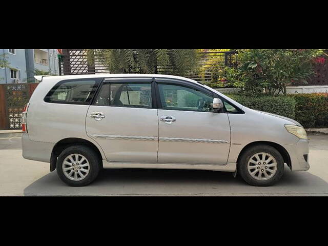 Used Toyota Innova [2009-2012] 2.5 E 7 STR in Hyderabad