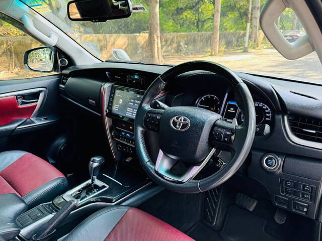 Used Toyota Fortuner Legender 2.8 4X2 AT in Delhi