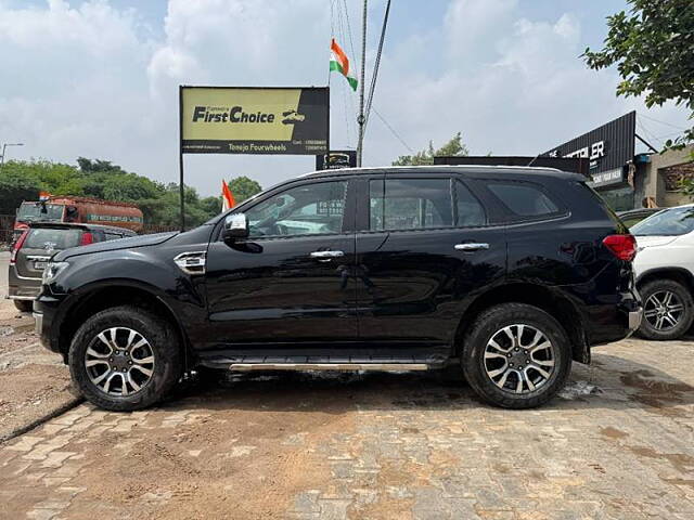 Used Ford Endeavour Titanium 2.0 4x2 AT in Gurgaon