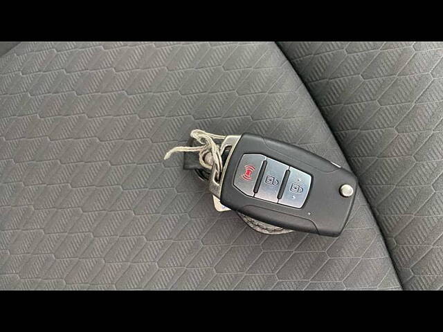 Used Mahindra XUV300 [2019-2024] W8 1.2 Petrol [2019] in Delhi