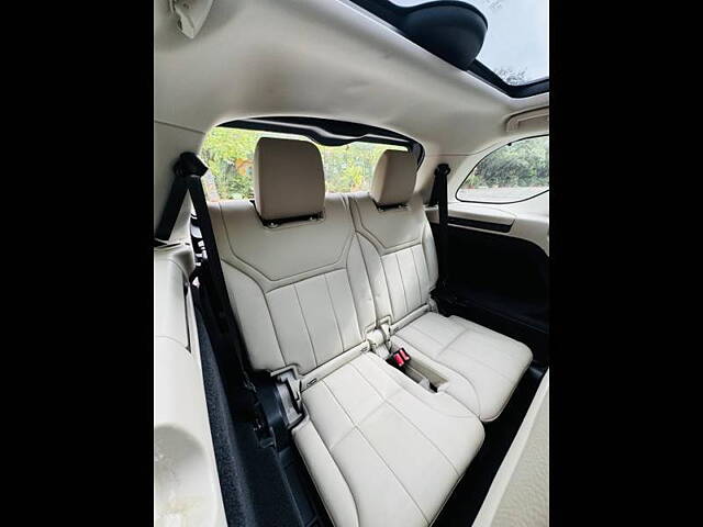 Used Land Rover Discovery 3.0 HSE Luxury Petrol in Mumbai