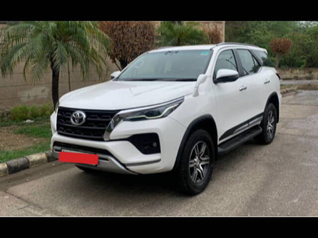 Used Toyota Fortuner 4X2 AT 2.8 Diesel in Delhi